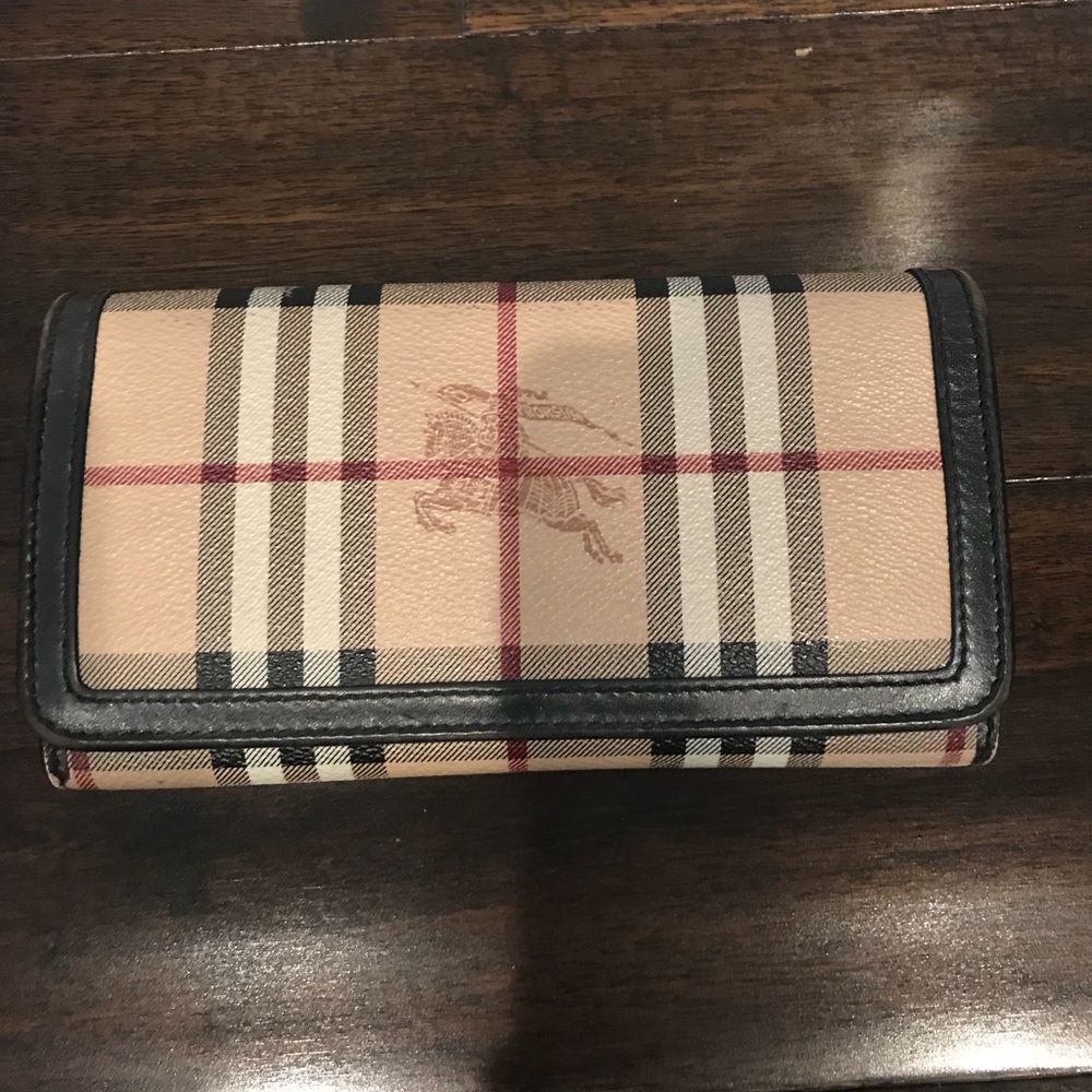 100% authentic Burberry Wallet